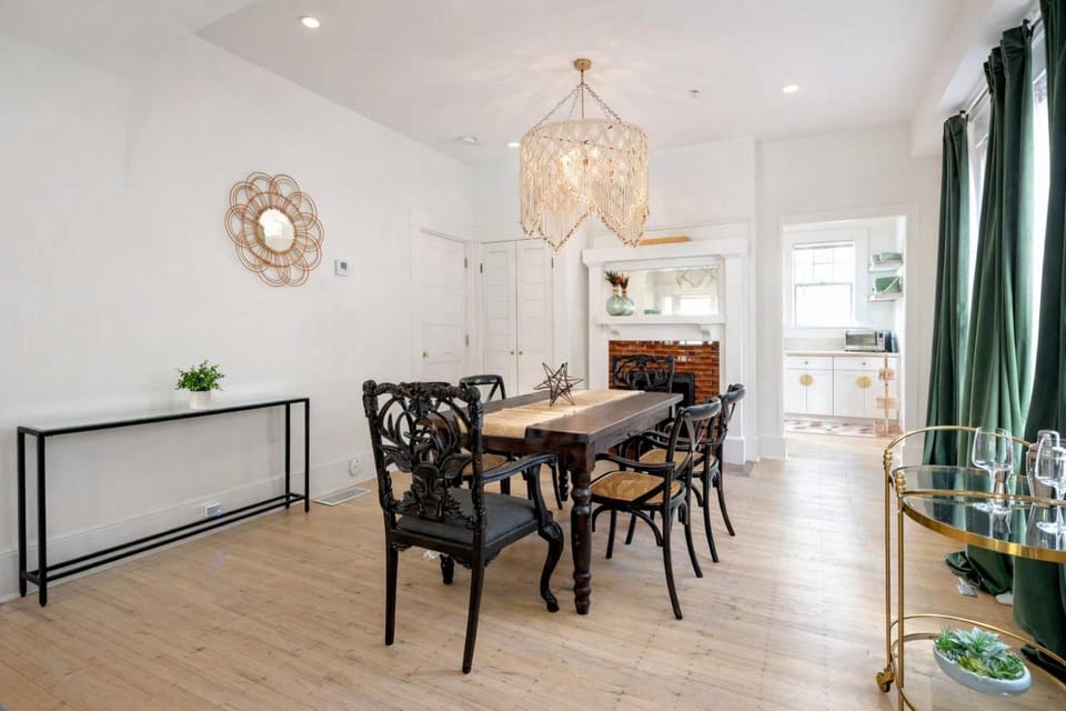 Ice Cream Shop Apartment in Poncey-Highland