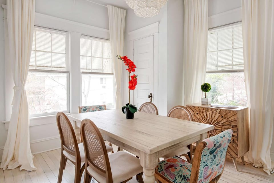 Lace and Leather Apartment in Poncey-Highland