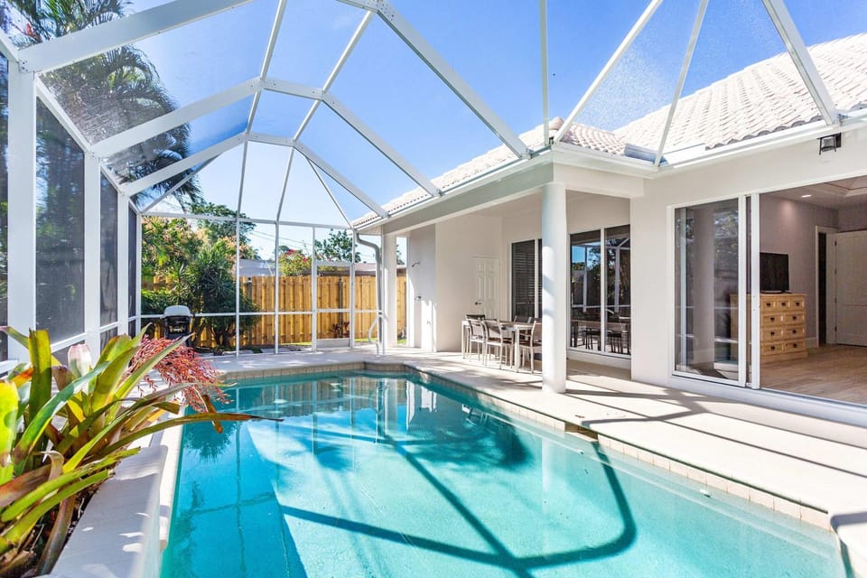 Day, Pool view, Swimming pool, Swimming pool, sunbed
