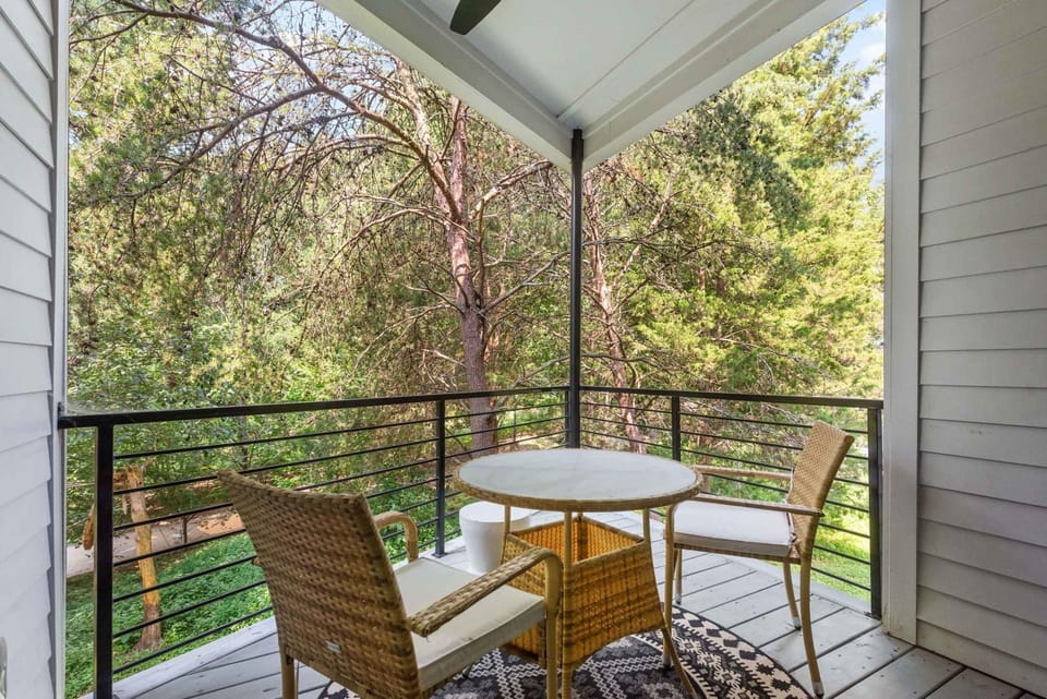 CA Dreaming House in Poncey-Highland