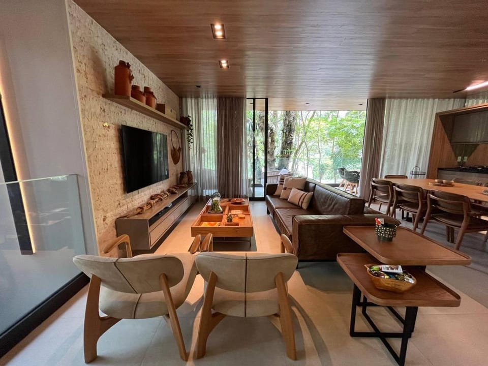 Communal lounge/ TV room, TV and multimedia, Living room, Seating area