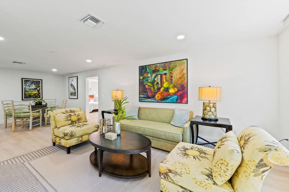 Living room, Seating area