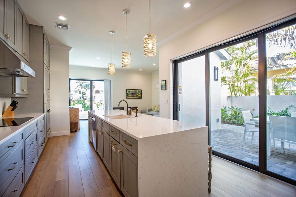 Kitchen or kitchenette, dishwasher