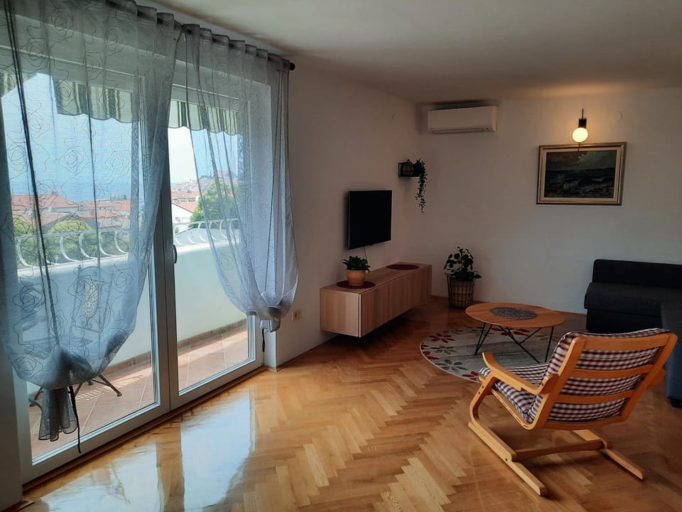 TV and multimedia, Living room, air conditioner