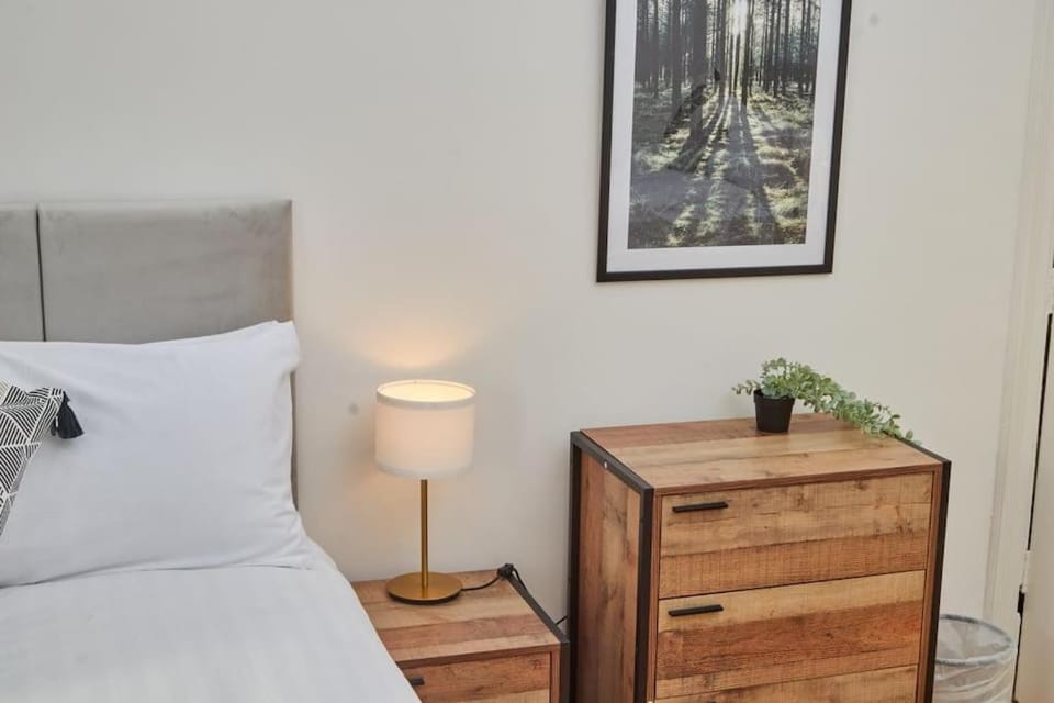 Two apartments sleep up to 18! - On street parking Apartment in Newcastle upon Tyne