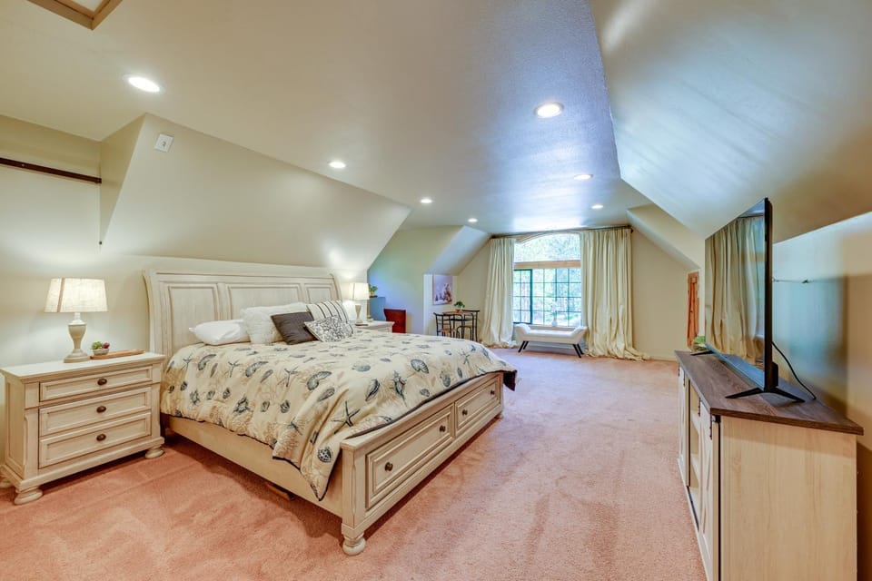 'Lakeside Bear Lodge' Studio: 9 Mi to Bass Lake! Apartment in Sierra Nevada