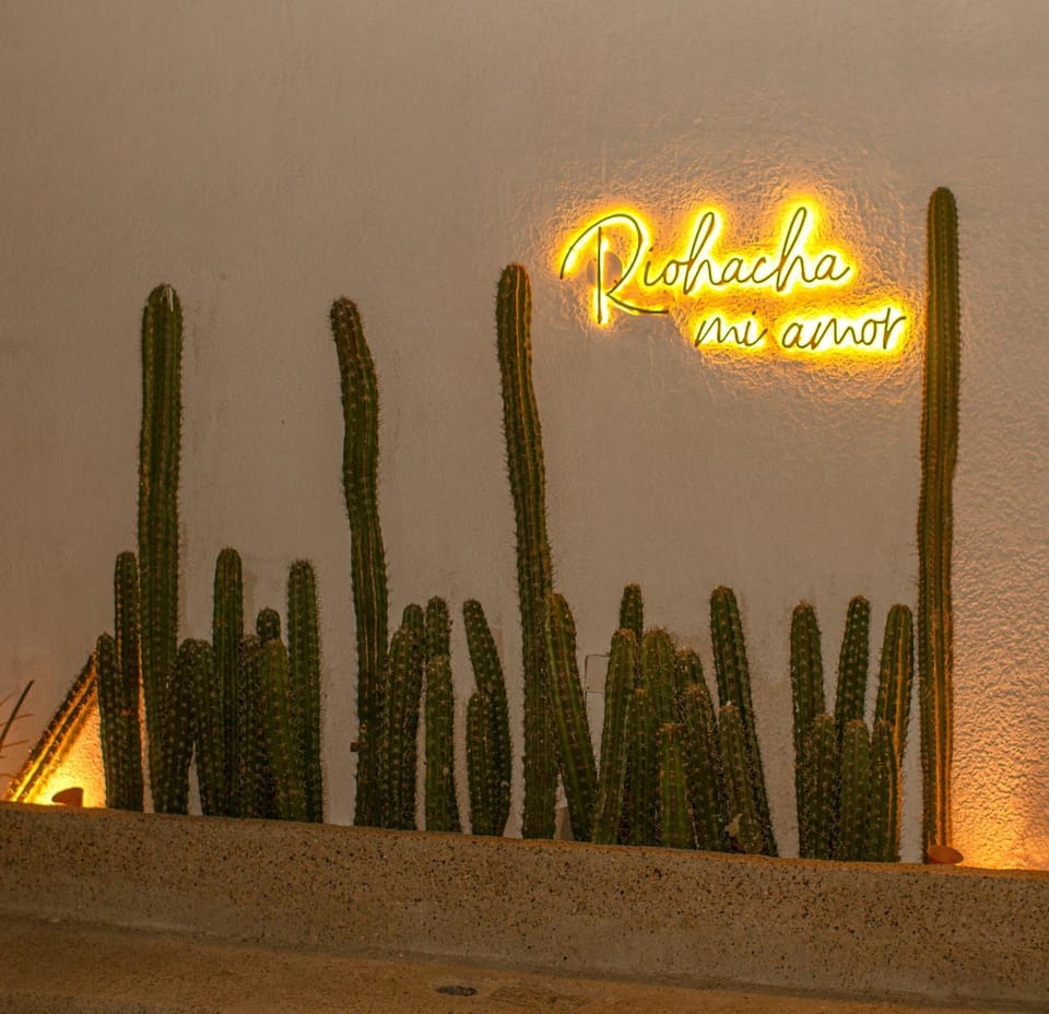 Facade/entrance, Logo/Certificate/Sign