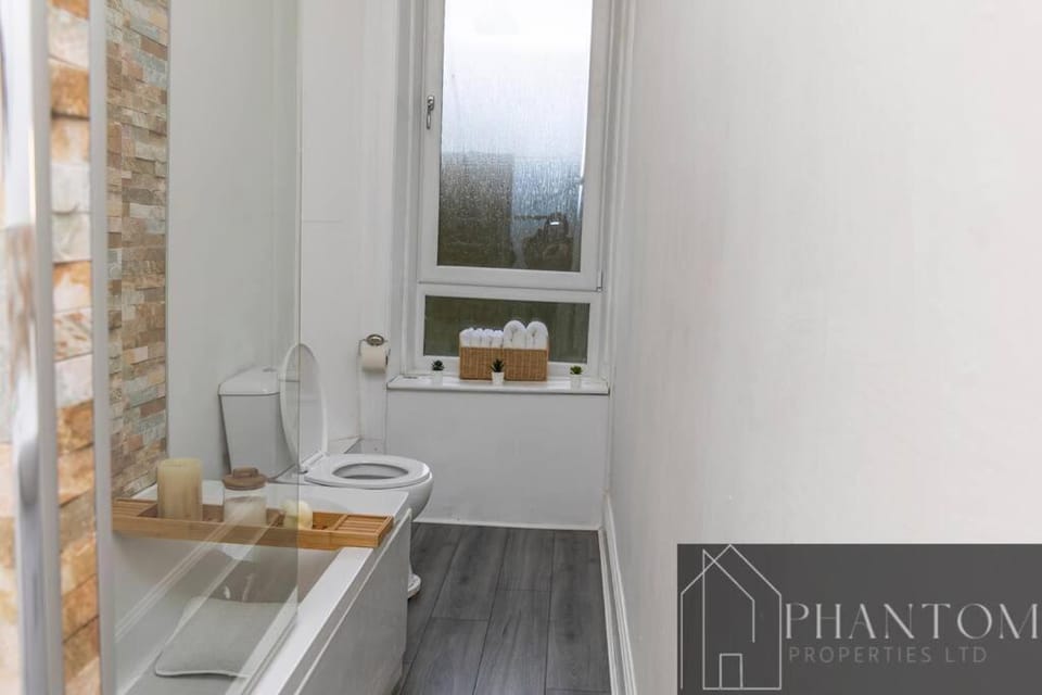 Complex Suite Apartment in Glasgow