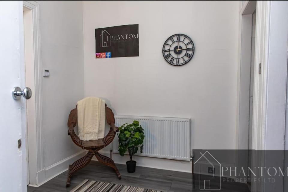 Complex Suite Apartment in Glasgow