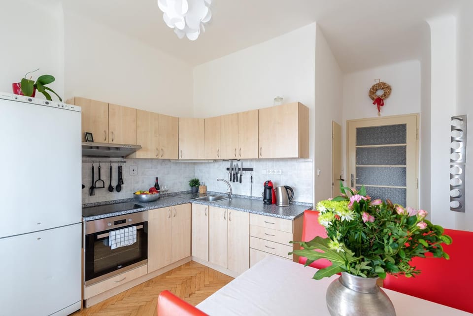 Coffee/tea facilities, Kitchen or kitchenette, Dining area, pet friendly, stove