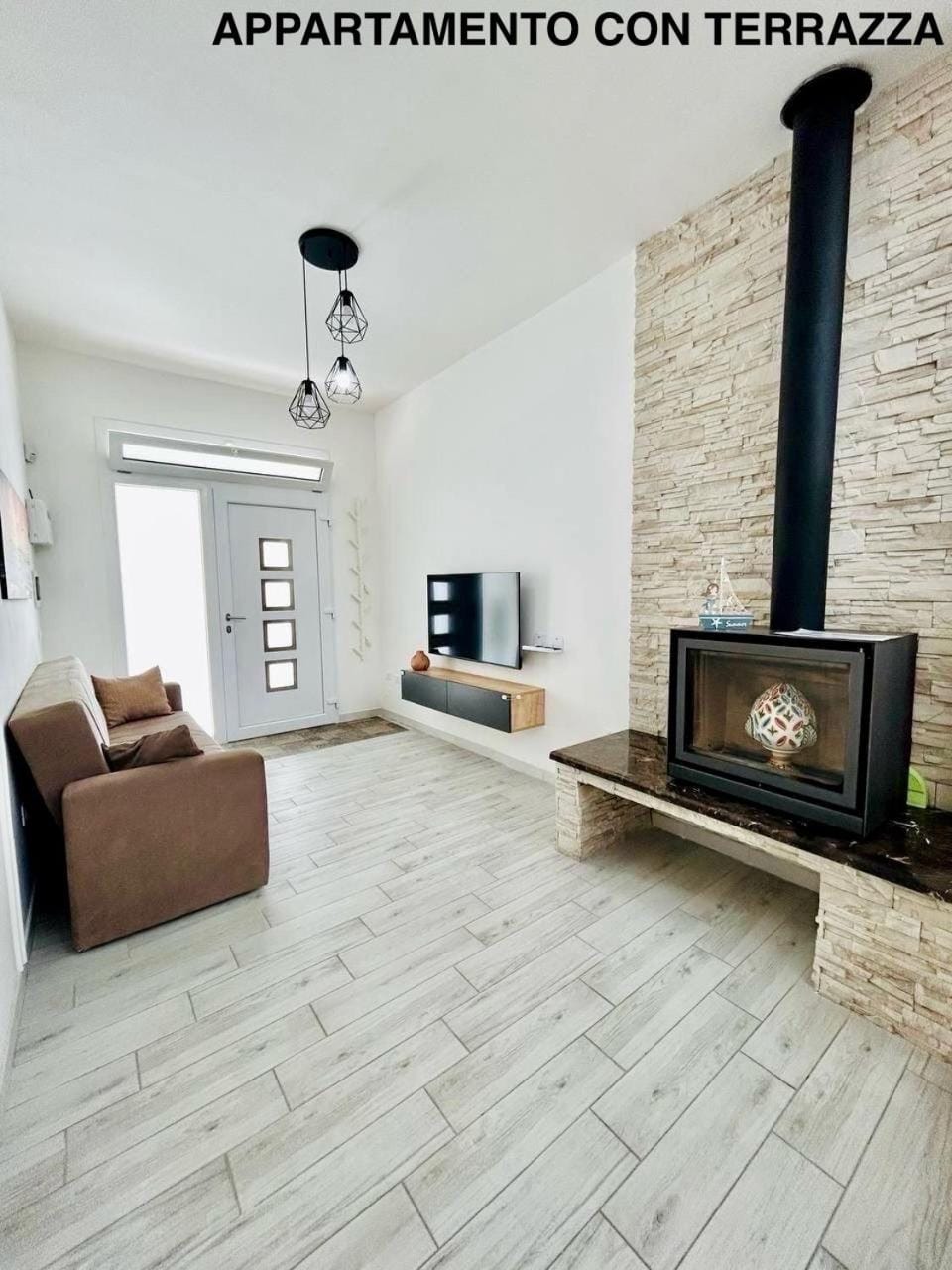 Communal lounge/ TV room, TV and multimedia, Living room, Seating area