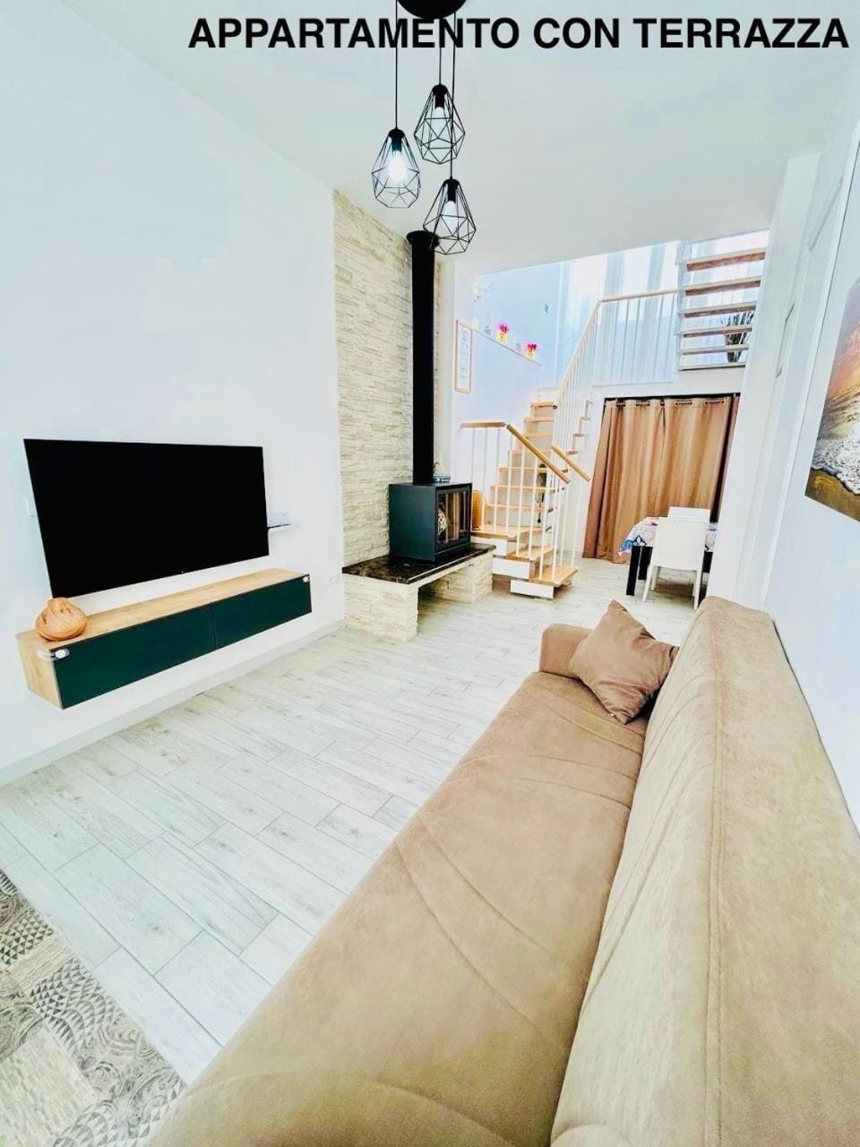 Bed, TV and multimedia, Living room, Seating area