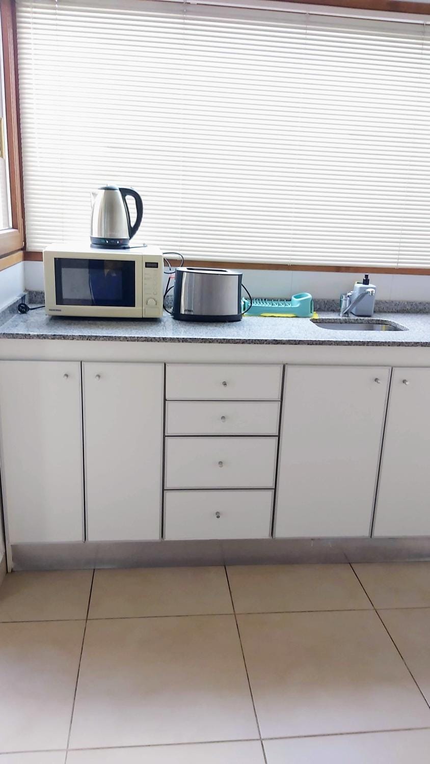 Coffee/tea facilities, minibar, toaster, kitchen