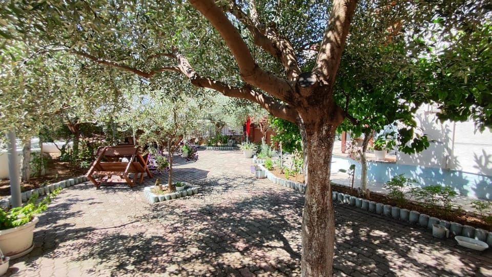 Garden view, Breakfast
