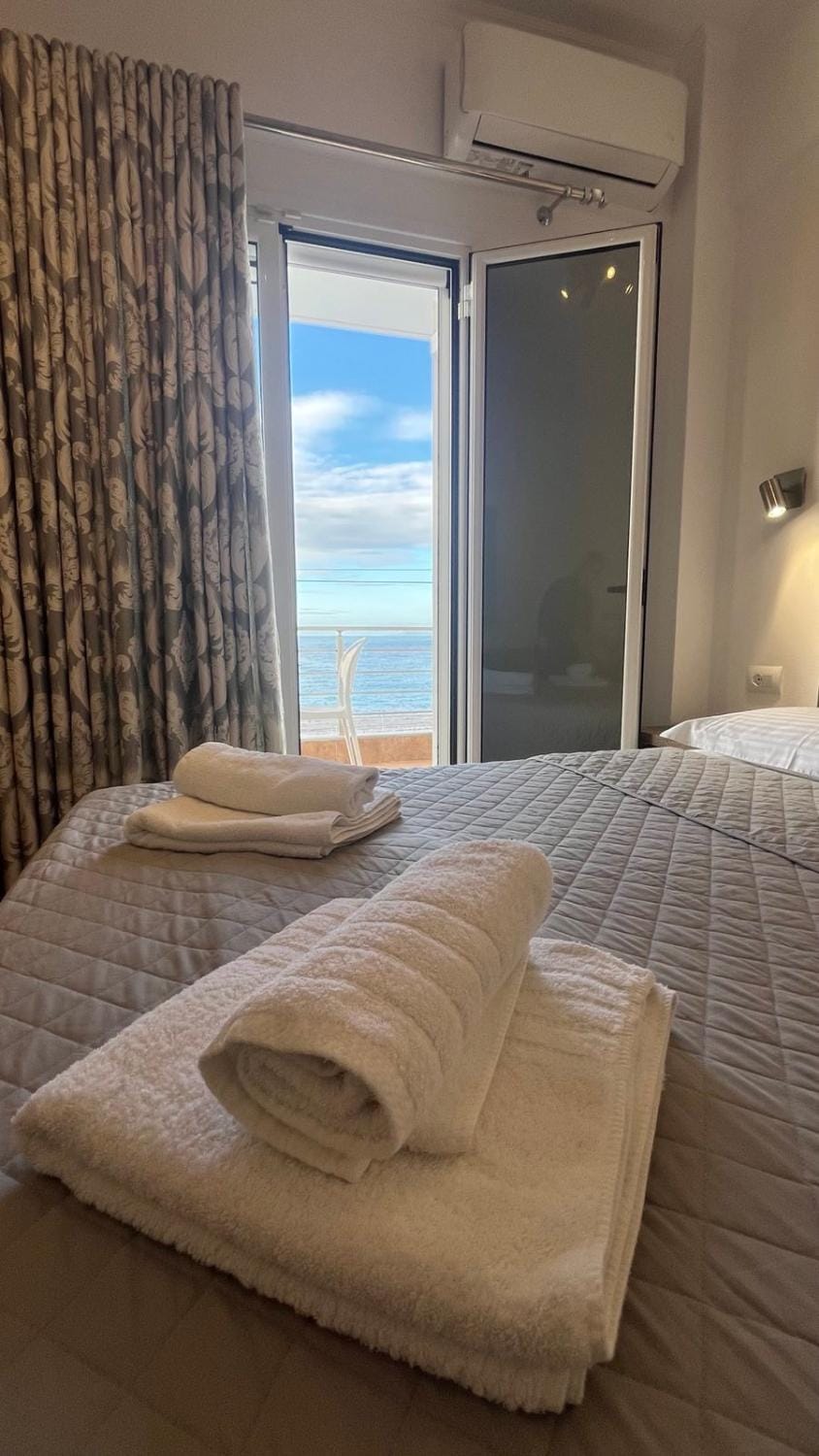 Bedroom, Sea view