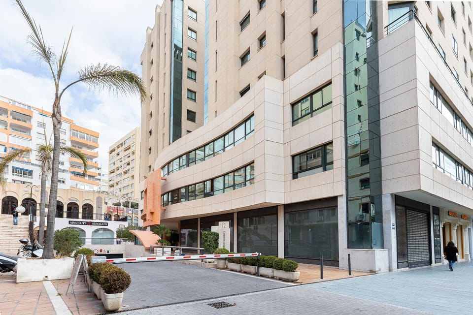 Property building, Day, Neighbourhood, City view, Street view, Location