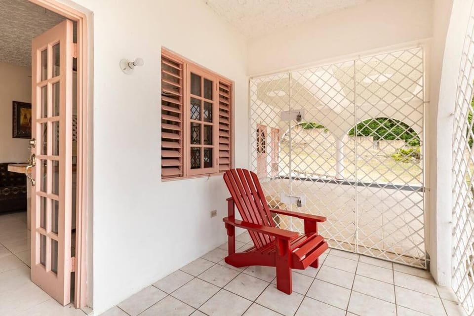 Shaw Park Gem Apt 12A Apartment in Ocho Rios