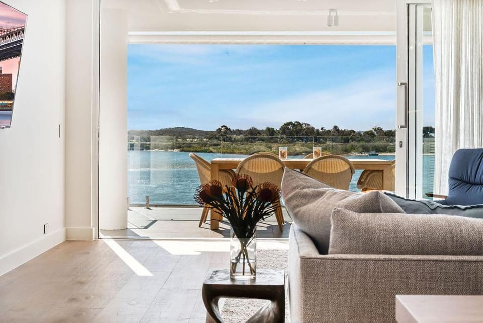 Noosa Quays Waterfront Accomodation Apartment in Noosa Heads