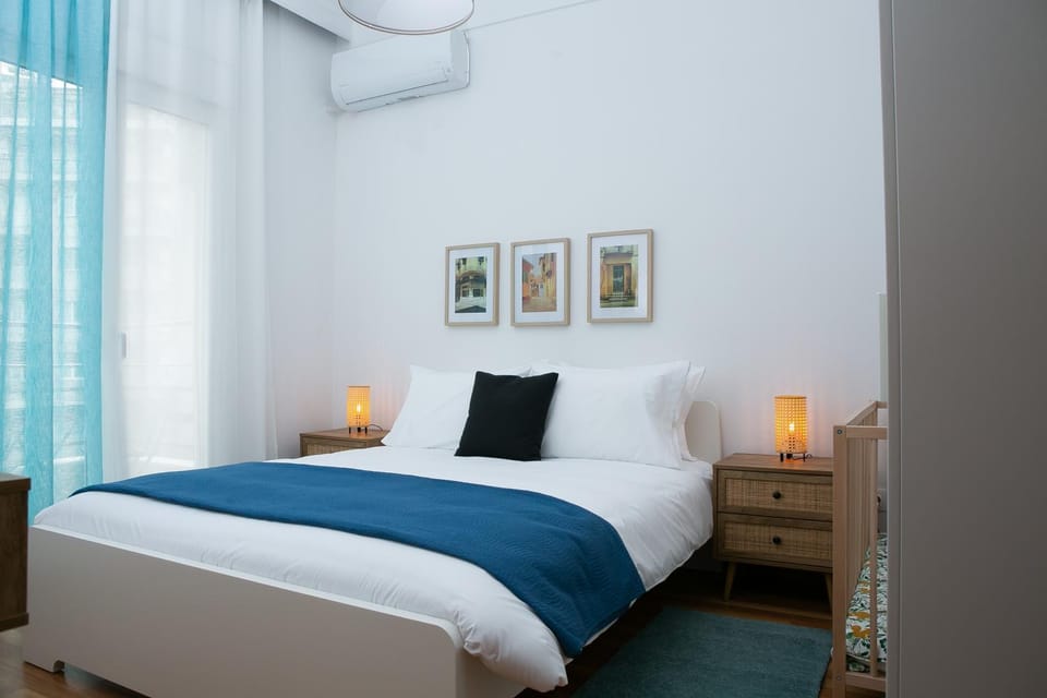 Bed, Photo of the whole room, Bedroom, air conditioner