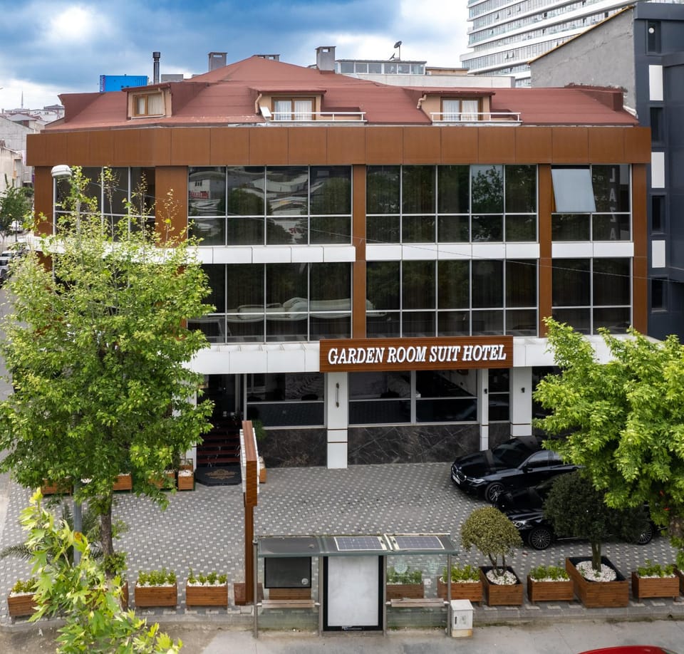 Property building, Location