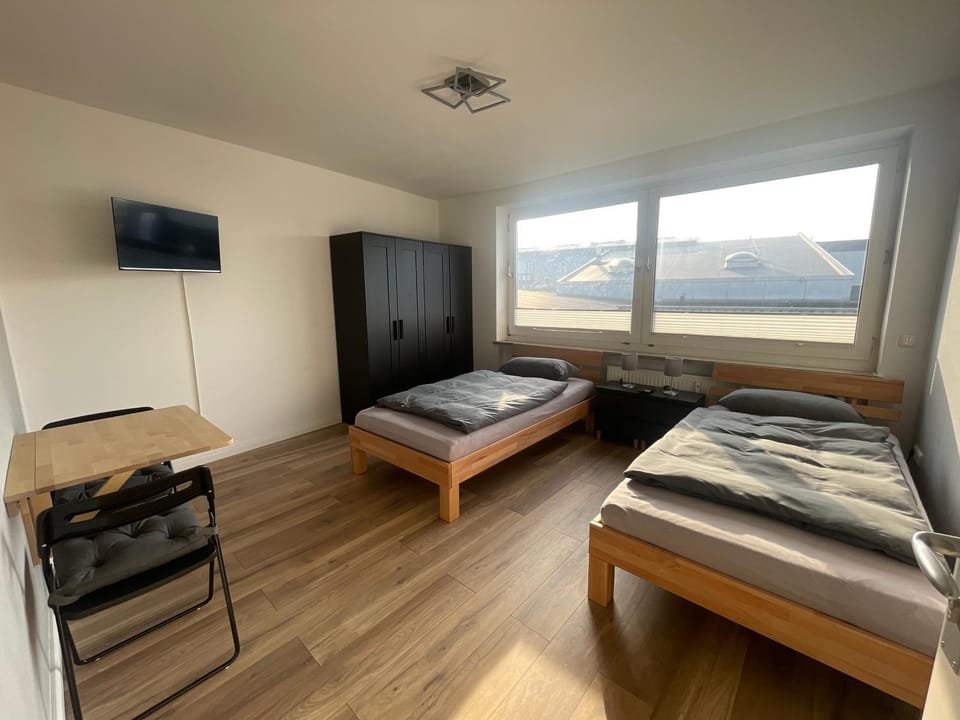 Bed, TV and multimedia, Photo of the whole room, Evening entertainment, Bedroom