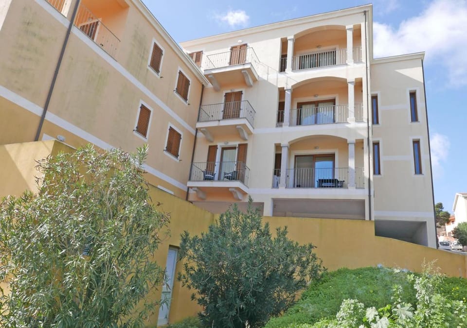 Property building, Balcony/Terrace