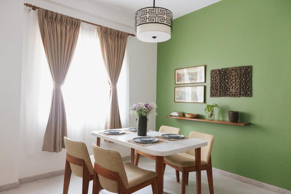 Seating area, Dining area