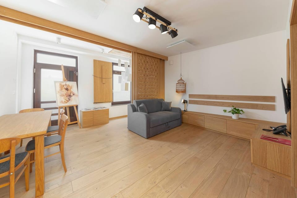TV and multimedia, Living room, Dining area