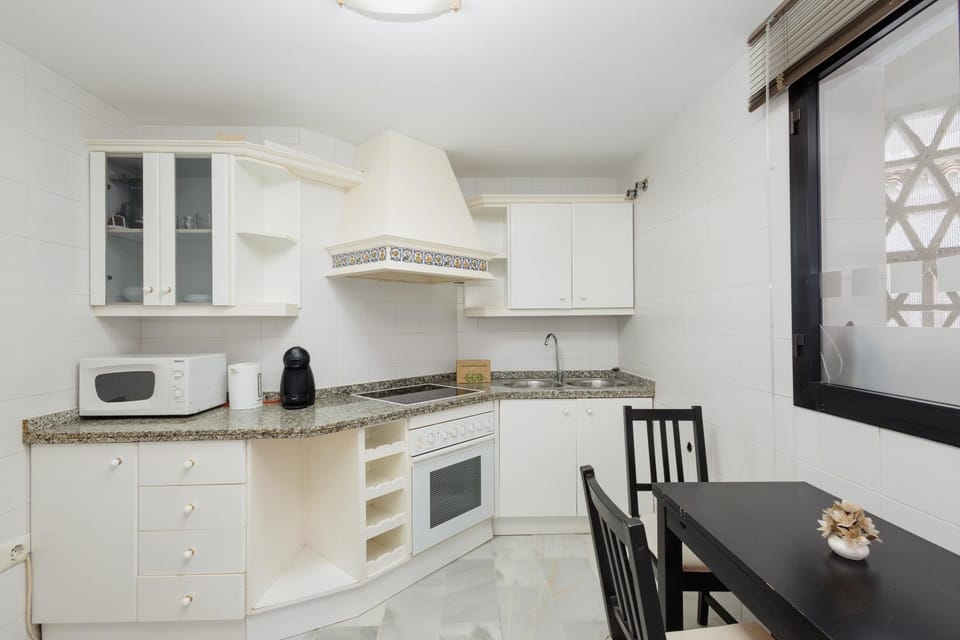 Coffee/tea facilities, Kitchen or kitchenette, Dining area, minibar, pet friendly, stove, toaster