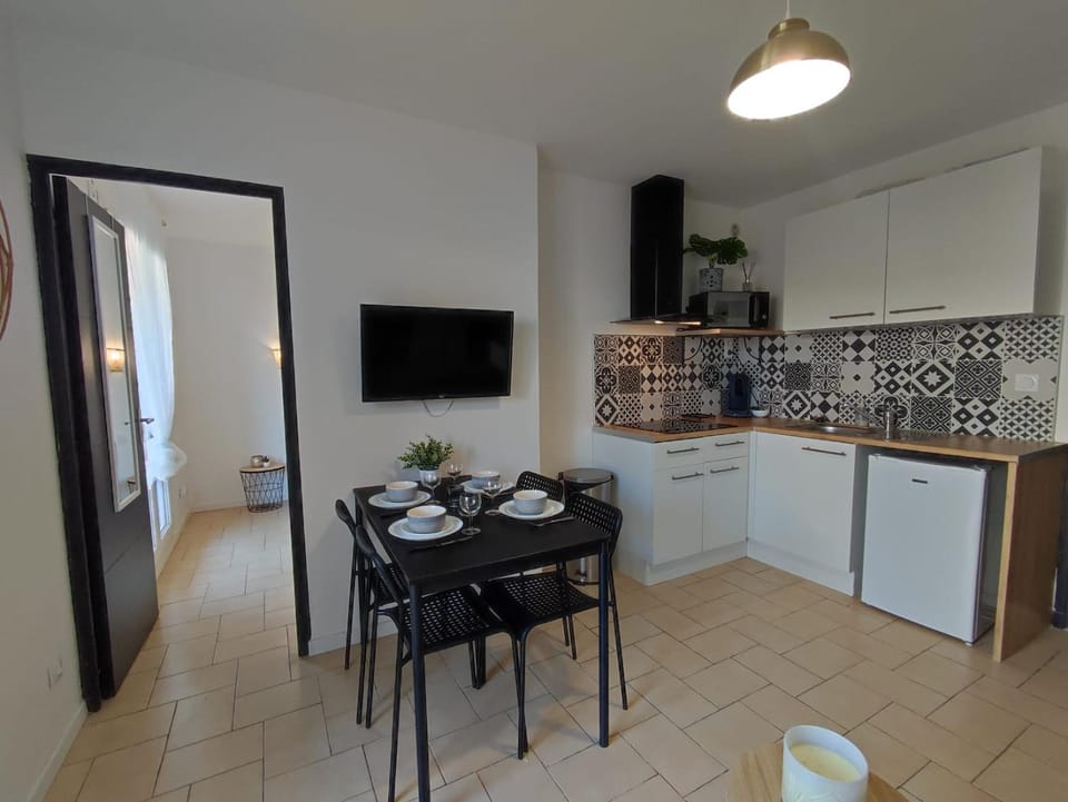 Appartement avec jardin privatif à 300m de la plage *2* Apartment in Canet-en-Roussillon
