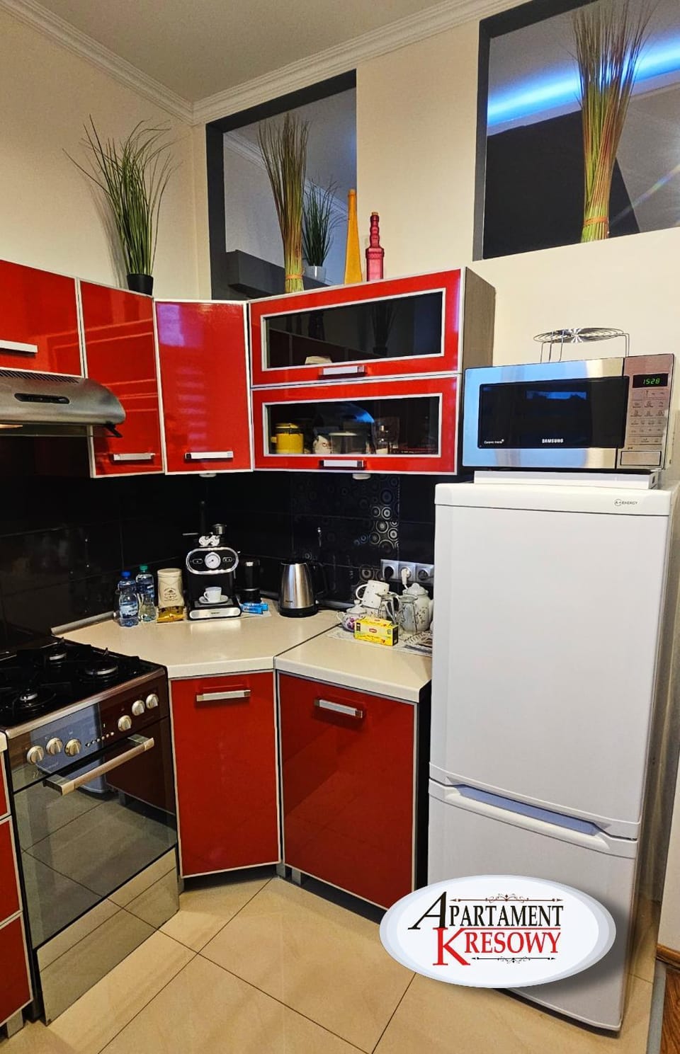 APARTAMENT KRESOWY parter 3 pokoje duża łazienka kabino-wanna SPA wi fi ekspres 2x smart tv antresola parking free plac zabaw pływalnia fala 5 minut Apartment in Poland
