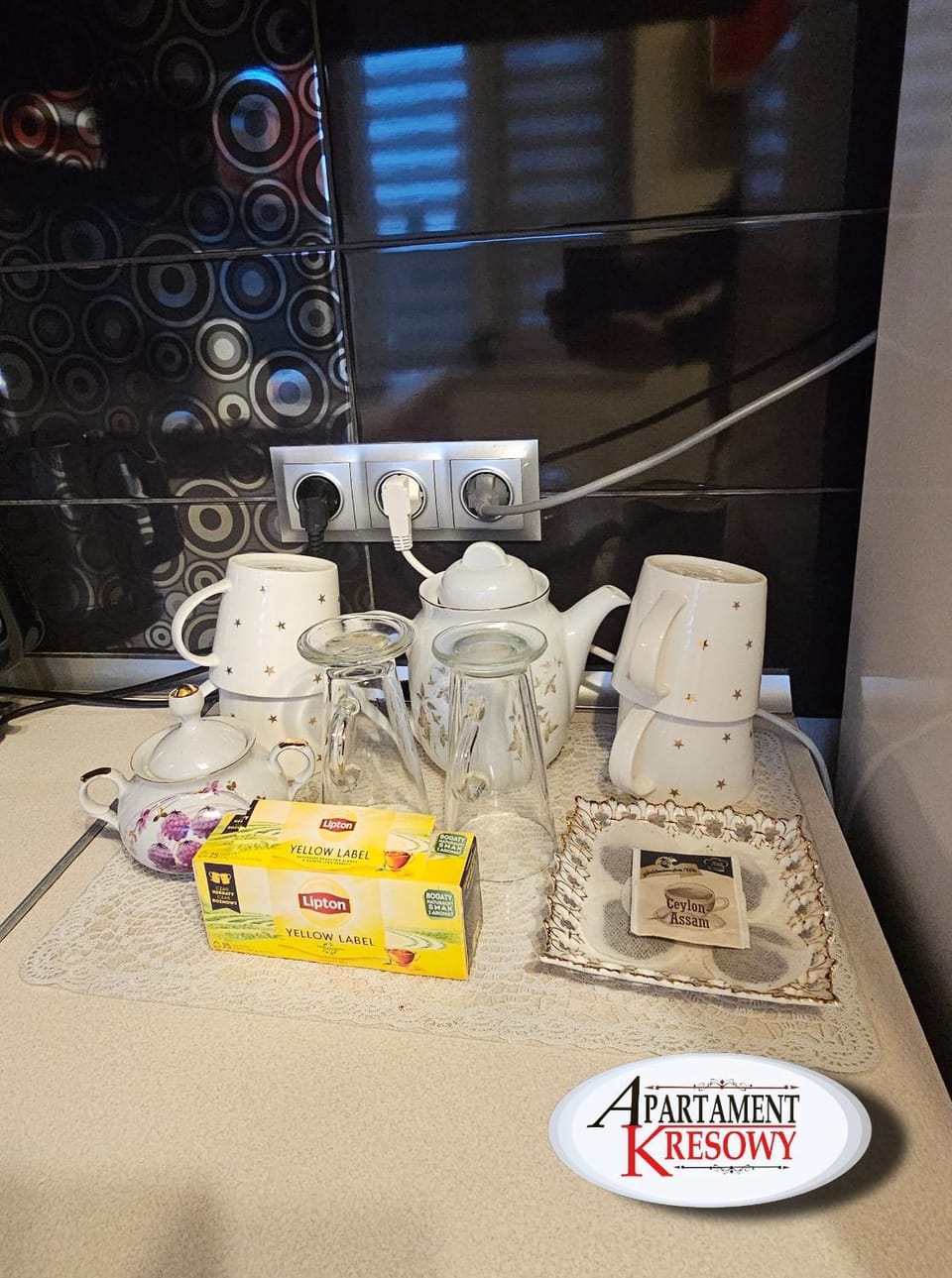 APARTAMENT KRESOWY parter 3 pokoje duża łazienka kabino-wanna SPA wi fi ekspres 2x smart tv antresola parking free plac zabaw pływalnia fala 5 minut Apartment in Poland