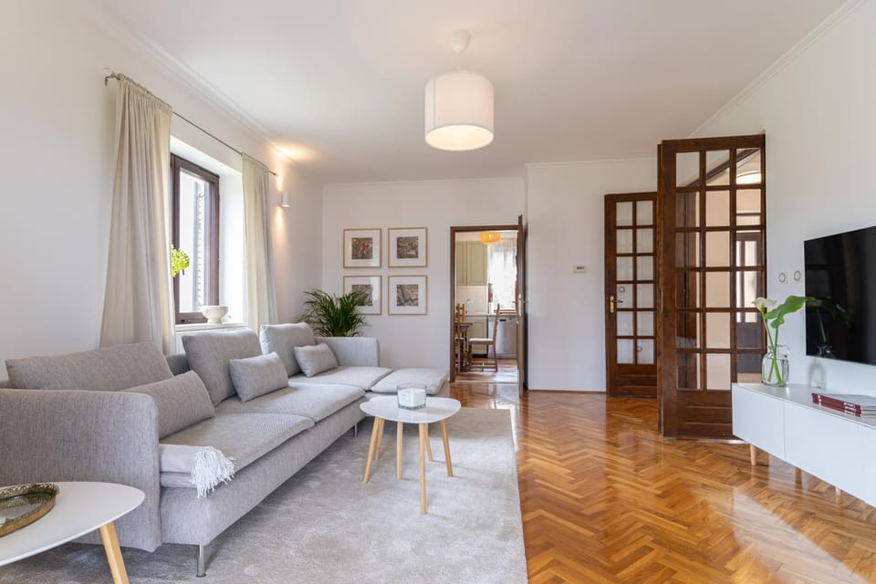 Communal lounge/ TV room, TV and multimedia, Living room, Seating area