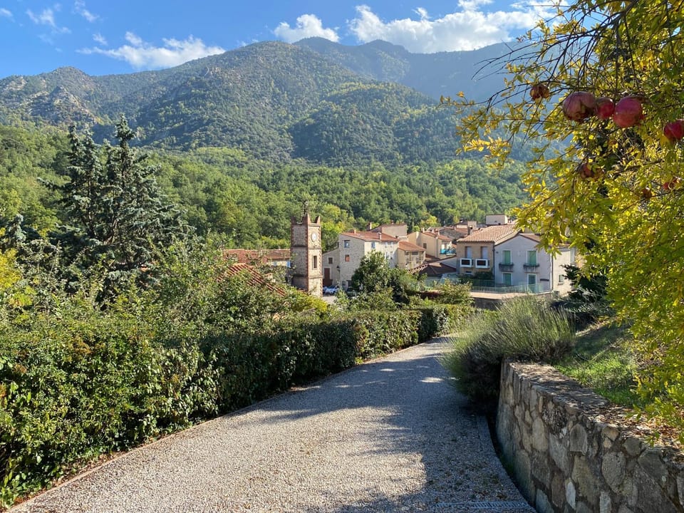 Day, Neighbourhood, Natural landscape, Mountain view