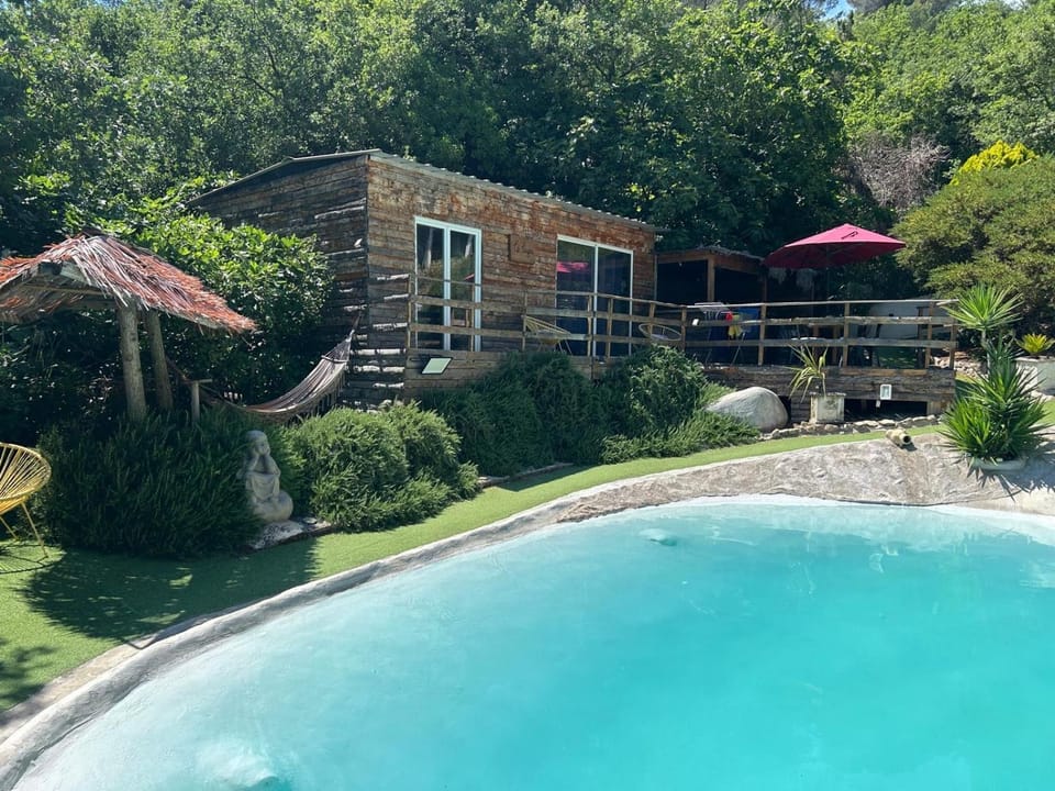 Le chalet au bord du lagon Chalet in Provence-Alpes-Côte d'Azur
