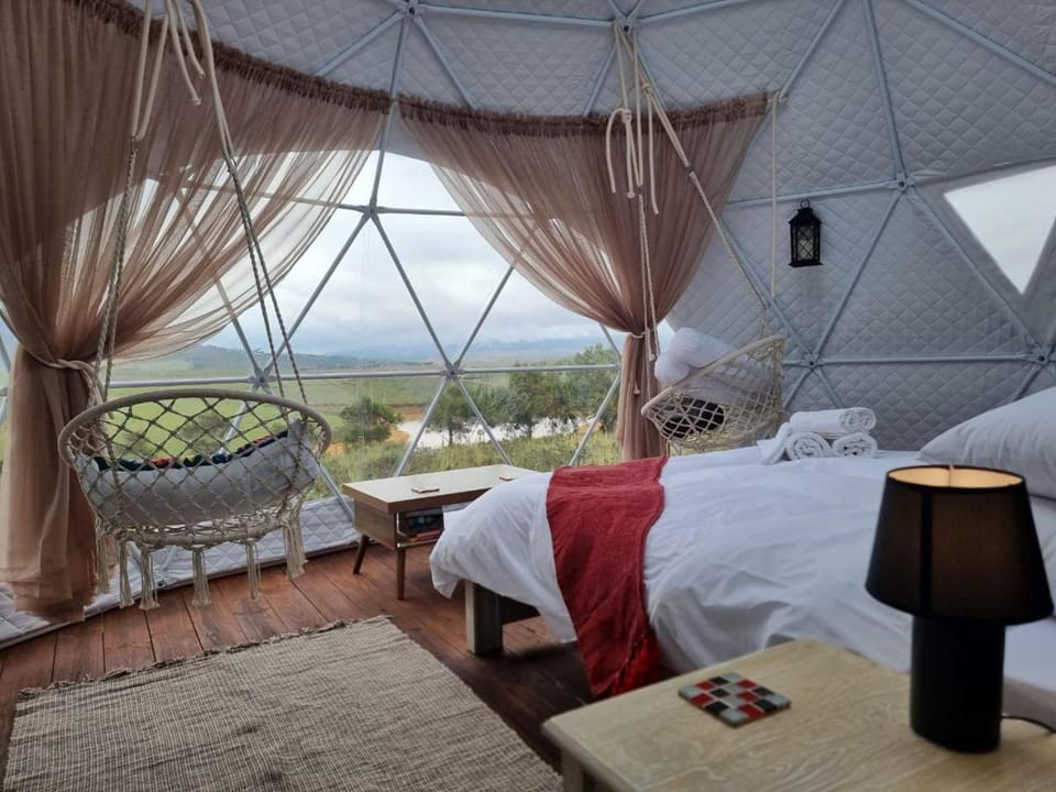Bed, Natural landscape, Photo of the whole room, Bedroom
