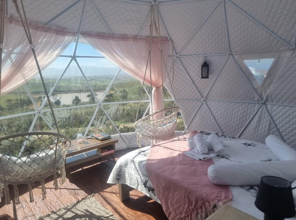 Bed, Natural landscape, Photo of the whole room, Bedroom, towels