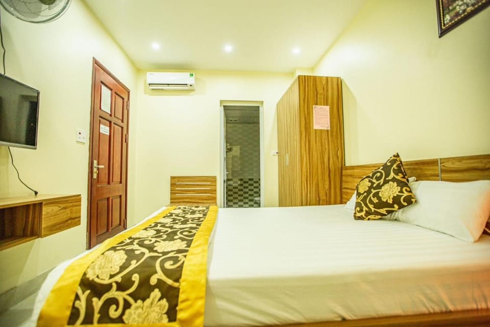 Bedroom, air conditioner