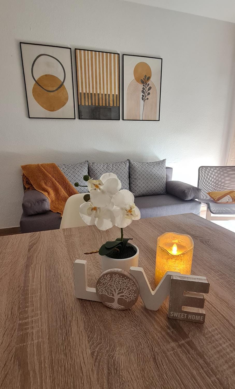 Living room, Dining area