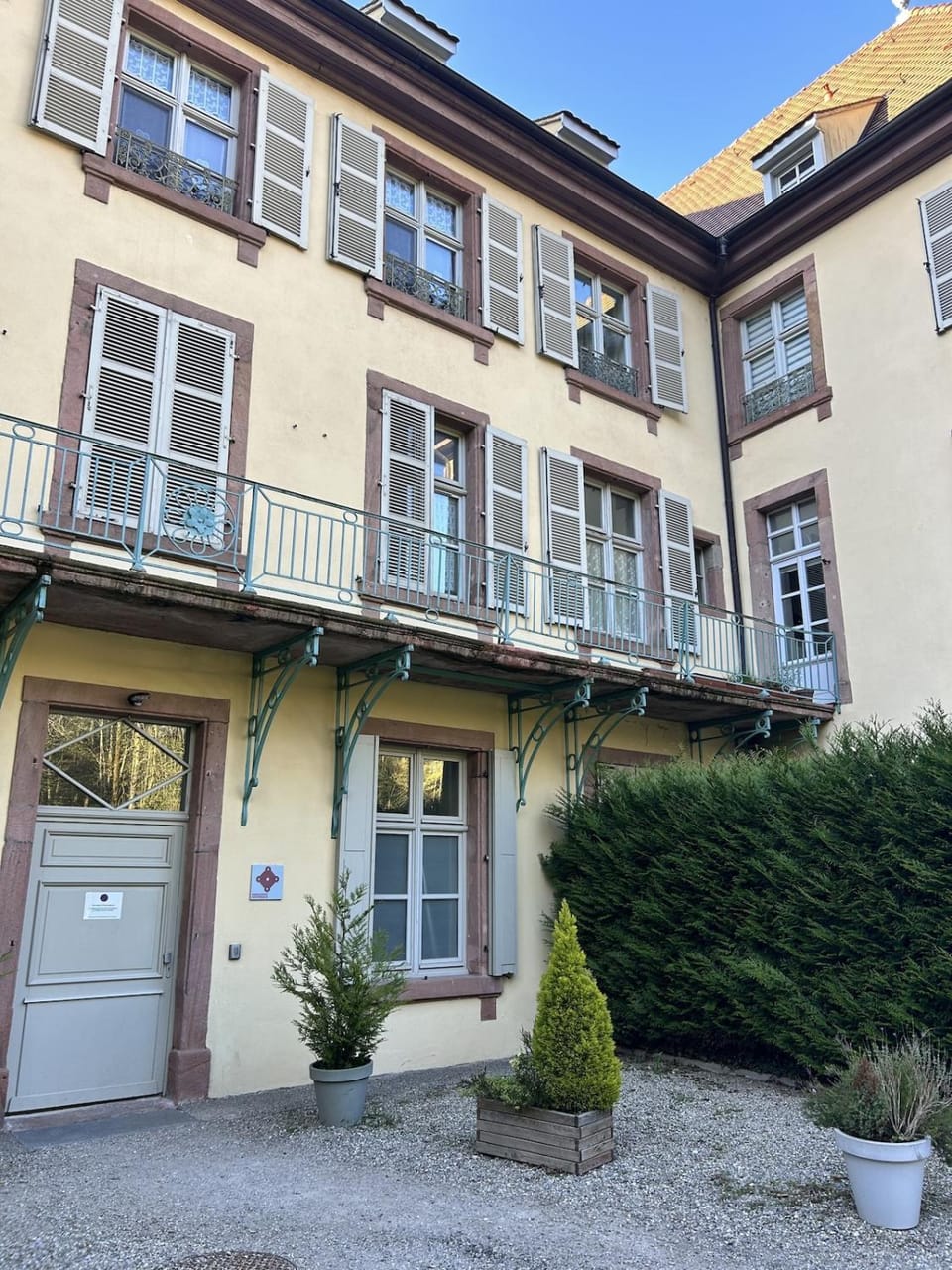Facade/entrance