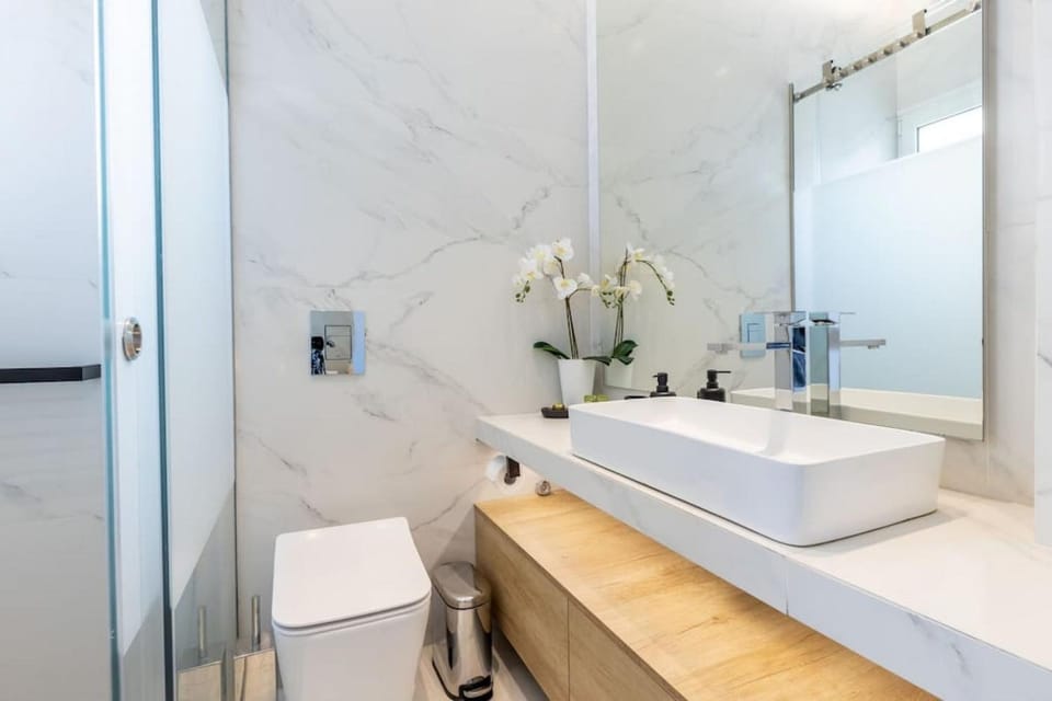 Jacuzzi Luxpenthouse PFaliro Apartment in Piraeus Regional Unit, Greece