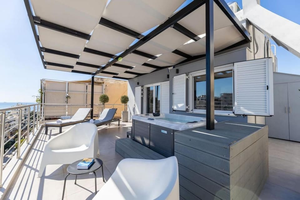 Jacuzzi Luxpenthouse PFaliro Apartment in Piraeus Regional Unit, Greece