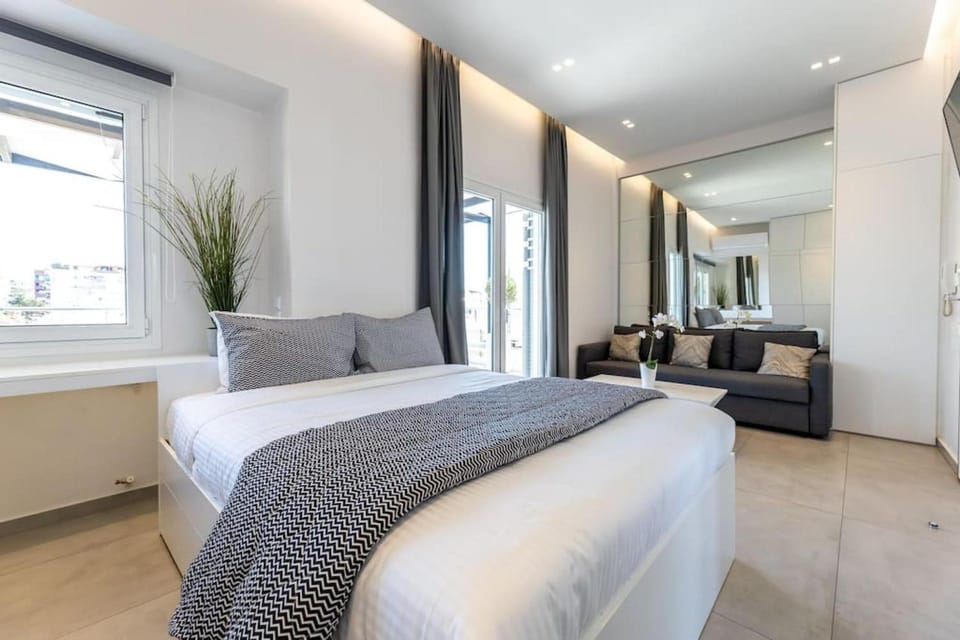 Jacuzzi Luxpenthouse PFaliro Apartment in Piraeus Regional Unit, Greece
