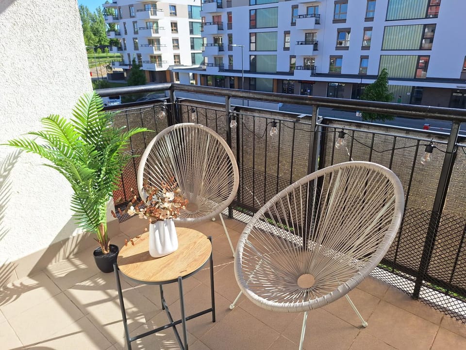 Property building, Activities, Garden, Garden, Balcony/Terrace, Balcony/Terrace, Decorative detail, Seating area, Evening entertainment, Evening entertainment, City view, Garden view, Garden view, Entertainment, Entertainment, Family