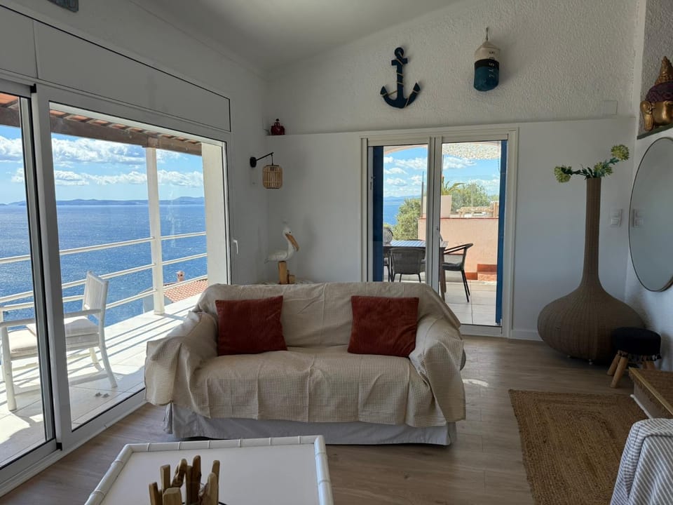 View (from property/room), Living room, Sea view
