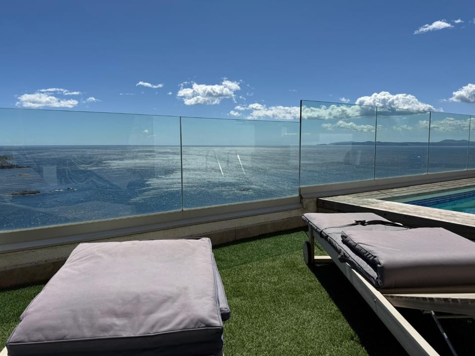 Villa à Canyelles, piscine et SPA à bulles privés , vue panoramique Villa in Roses