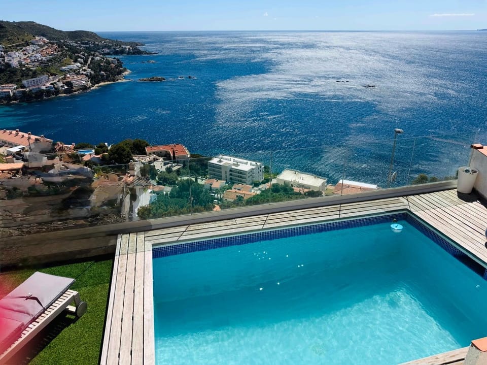 Natural landscape, Pool view, Sea view, Swimming pool, sunbed