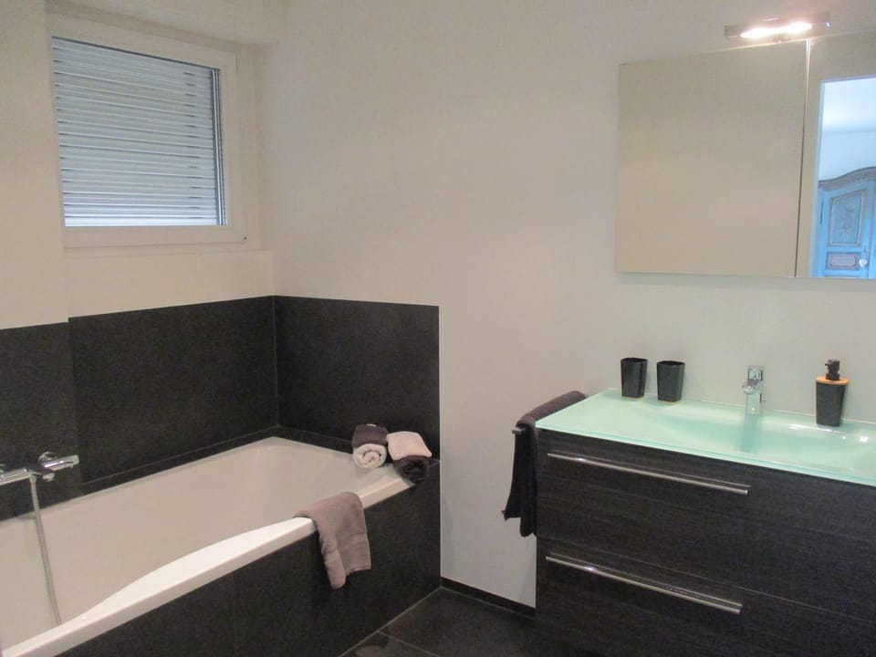 Bathroom, Bath, towels
