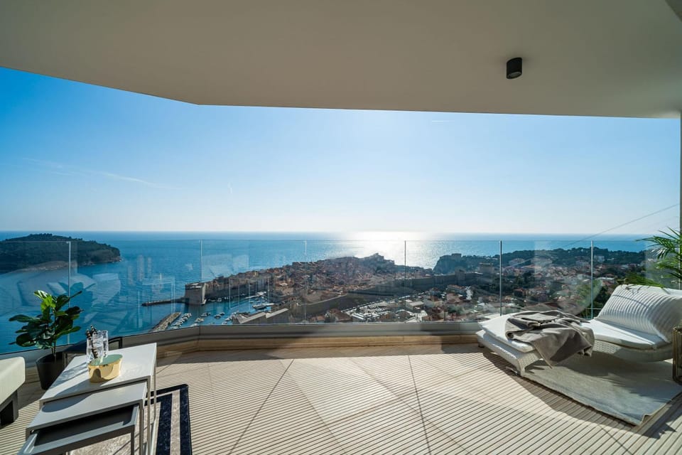 View (from property/room), Balcony/Terrace, Seating area, Sea view