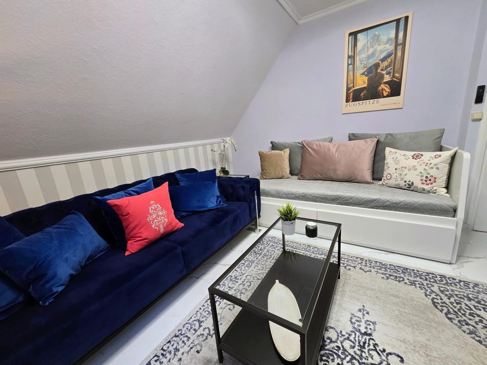 Bed, Living room